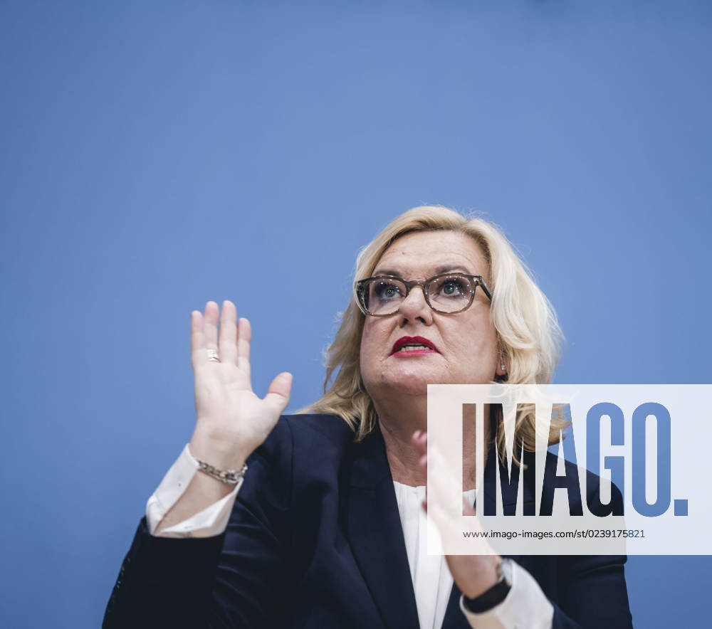 The Commissioner for the Armed Forces of the German Bundestag, Eva Hoegl SPD in the context of the presentation of the Annual Report 2022 at the Federal Press Conference Berlin, 14 03 2023 Berlin Germany.