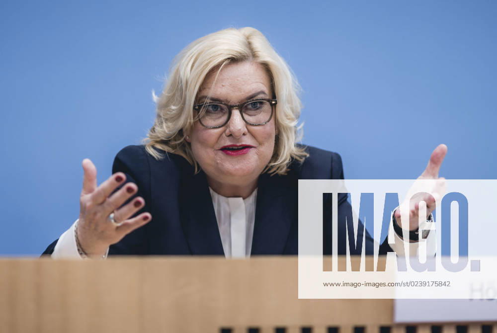 The Commissioner for the Armed Forces of the German Bundestag, Eva Hoegl SPD in the context of the presentation of the Annual Report 2022 at the Federal Press Conference Berlin, 14 03 2023 Berlin Germany.