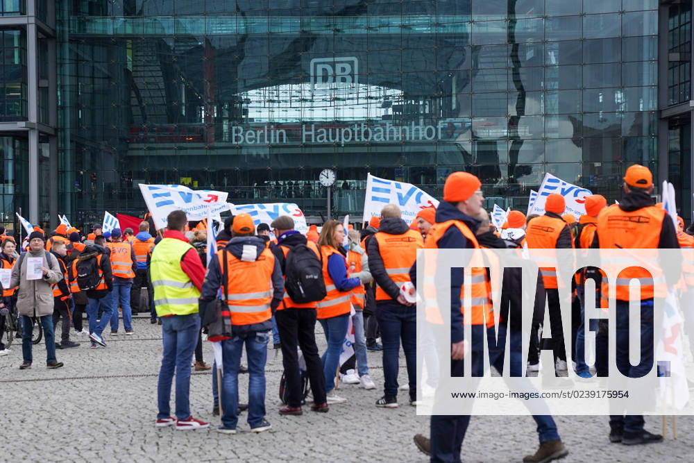 Berlin, Germany 14 March 2023 demonstration of the EVG in front of the Berlin central station, a group of demonstrators Federal Chancellery Berlin
