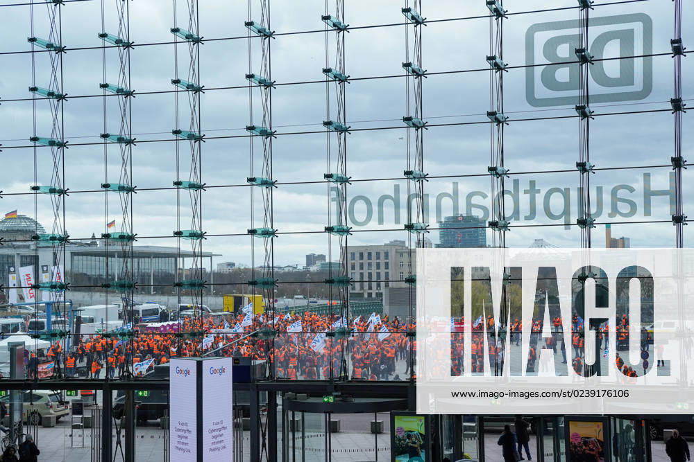 Berlin, Germany 14 March 2023 demonstration of the EVG in front of the Berlin main station Federal Chancellery Berlin