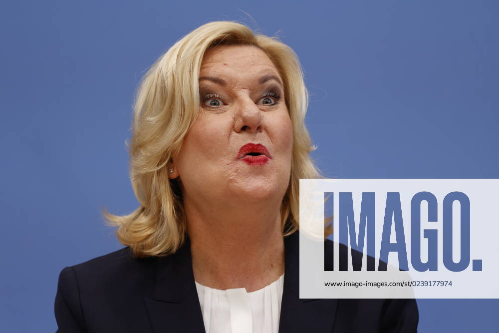 Eva Högl, Commissioner for the Armed Forces of the German Bundestag, Germany, Berlin, Federal Press Conference, Topic Presentation of the Annual Report 2022