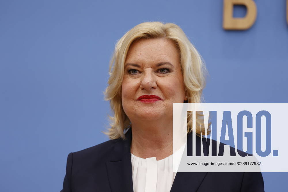 Eva Högl, Commissioner for the Armed Forces of the German Bundestag, Germany, Berlin, Federal Press Conference, Topic Presentation of the Annual Report 2022