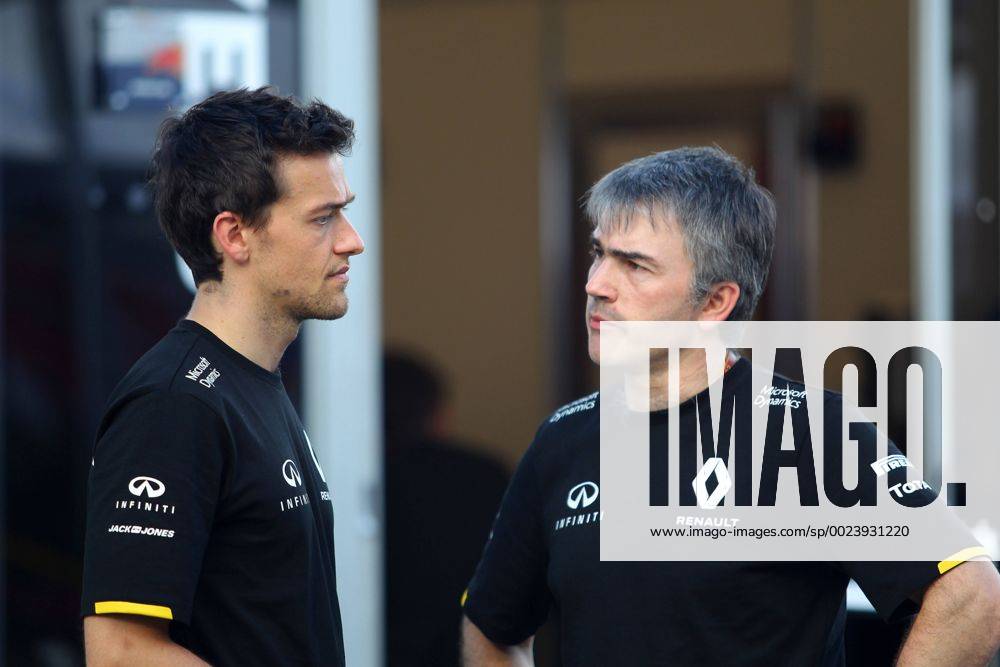 Jolyon Palmer (GBR) Renault F1 Team RS16 (L) Australian Grand Prix, Melbourne 17 - 20 March 2016 xPhoto4_s.r.l._763677x