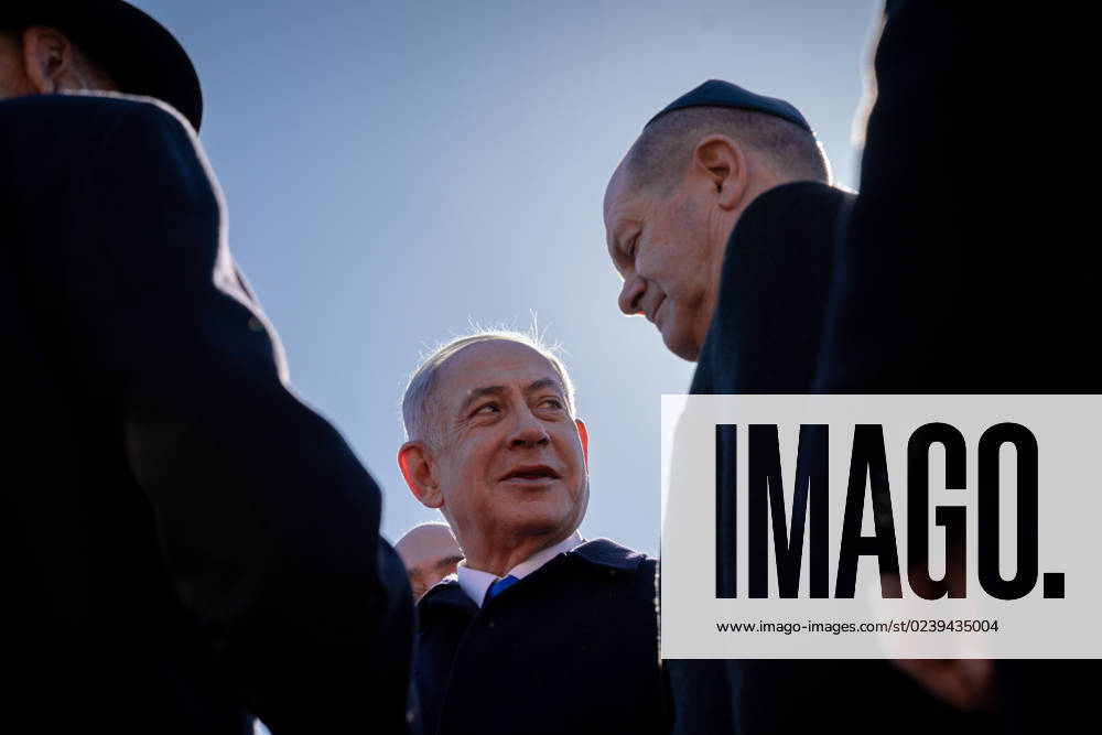 Visit of the Prime Minister of Israel in Berlin during the visit of the memorial track 17 in Berlin Current, 16 03 2023, Berlin, Chancellor Olaf Scholz together with Benjamin Netanyahu the Prime Minister of Israel in conversation with guests during the visit of the memorial track 17 in Berlin Berlin