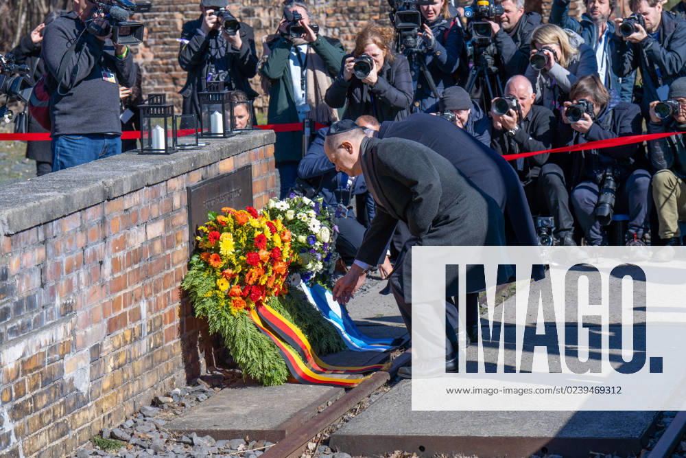 Prime Minister Benjamin Netanyahu, German Chancellor Olaf Scholz Visit of the Prime Minister of the State of Israel, Benjamin Netanyahu, in Berlin Visit of the Holocaust Memorial Gleis 17 in Berlin Wannsee with German Chancellor Olaf Scholz with laying of a wreath Berlin Berlin GER