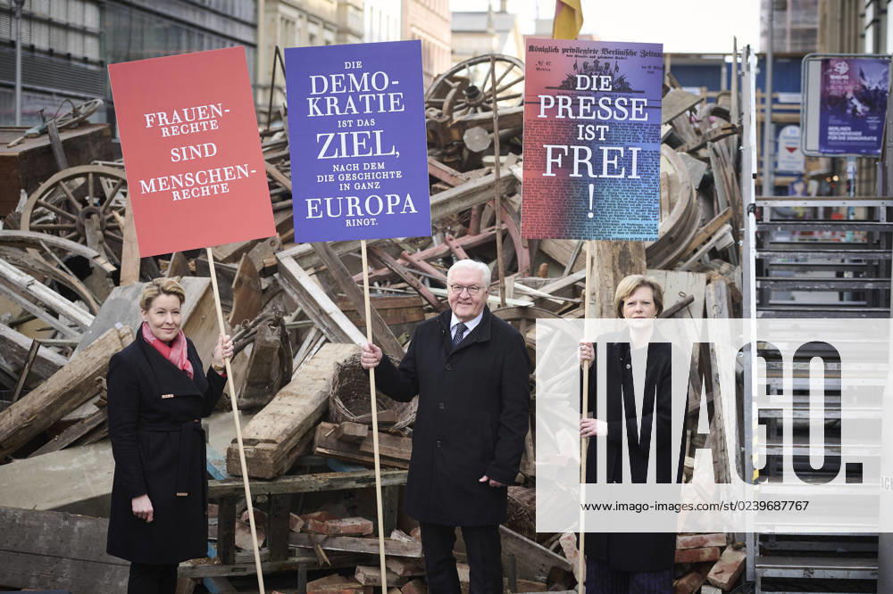 Opening of the Berlin Weekend for Democracy on the occasion of 175 years of the March Revolution Opening of the Berlin Weekend for Democracy on 18 03 2023 on the occasion of 175 years of the March Revolution at the art installation of a historical