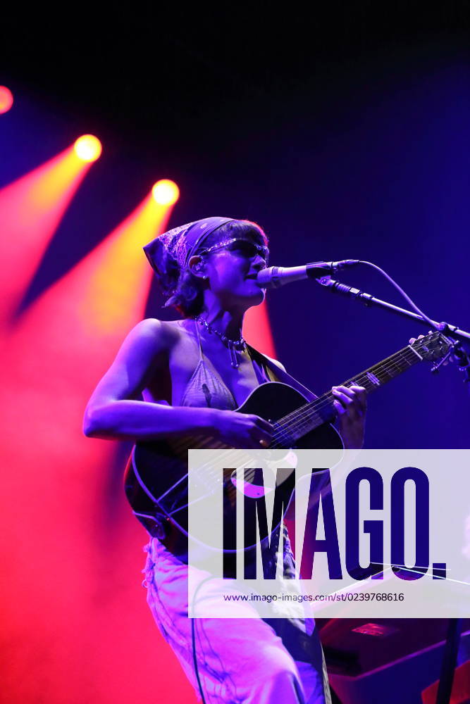 Miya Folick at a concert supporting Dermot Kennedy at Verti Music Hall in Berlin, 18 March 2023 Miya Folick concert Berlin