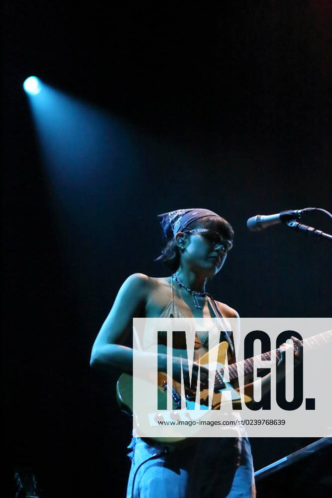 Miya Folick at a concert supporting Dermot Kennedy at Verti Music Hall in Berlin, 18 March 2023 Miya Folick concert Berlin