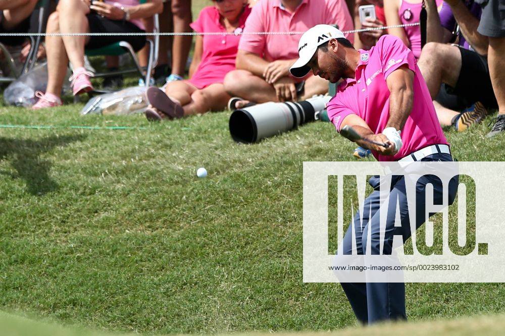 Ponte Vedra Beach, Florida, United States - Jason Day hits out of a greenside bunker on the 9th green during the final round of The PLAYERS Championship at TPC Sawgrass. Golf 2016 - The PLAYERS Championship - Final Round - ZUMAw109