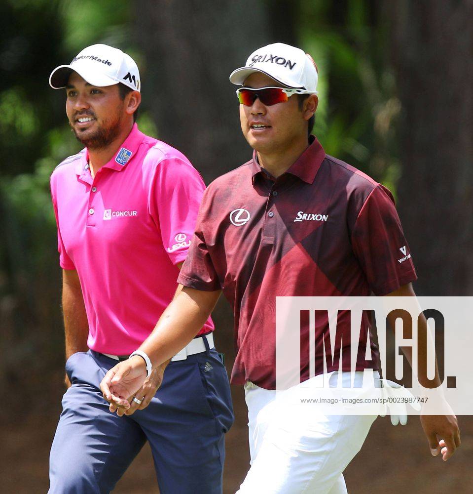 Golf, PGA, Jason Day gewinnt in Ponte Vedra Beach Golf: Day wins, Matsuyama 7th at Players Championship Jason Day (L) of Australia and Hideki Matsuyama of Japan head for their second shot on the second hole in the final round of the Players Championship at TPC Sawgrass in Ponte Vedra Beach, Florida, on May 15, 2016. World No. 1 Day won the tournament, while Matsuyama finished tied for seventh.