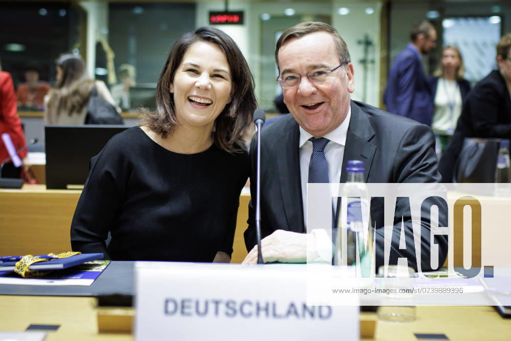 L R Annalena Baerbock, German Foreign Minister, in conversation with Boris Pistorius, German Minister of Defense, before a working meeting of EU Foreign and Defense Ministers in Brussels, 20 03 2023 Brussels Belgium