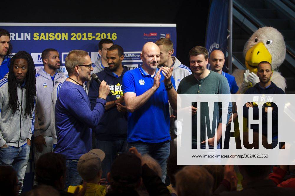 Basketball Berlin 17.05.2016 Saisonabschlussfeier mit den Fans Sasa Obradovic (Alba Berlin, Trainer)