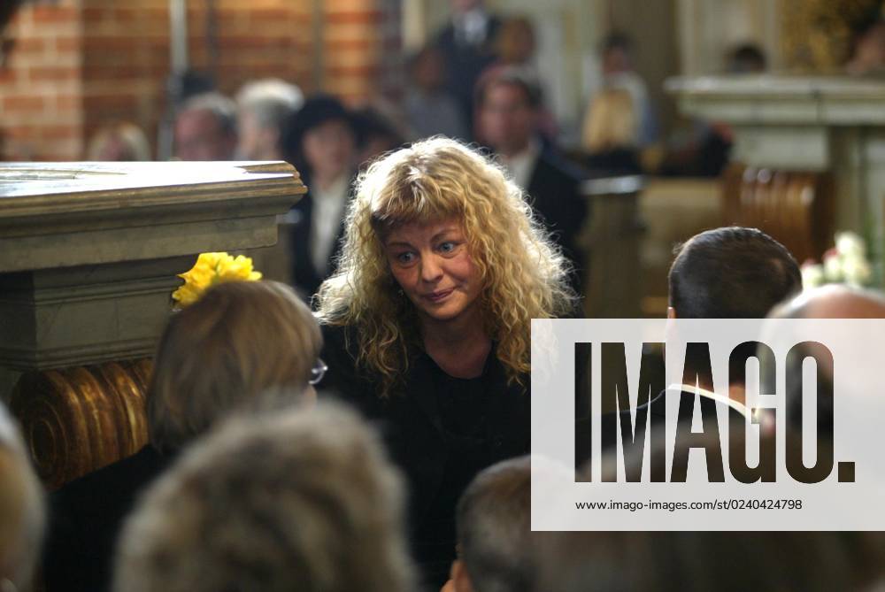 STOCKHOLM 020308 Astrid Lindgrens funeral in Storkyrkan in Gamla Stan, Stockholm Here Inger Nilsson, who more than anyone else is associated with Pippi Longstocking because she was the first to play Pippi in a movie STOCKHOLM SVERIGE PB KOD 1066