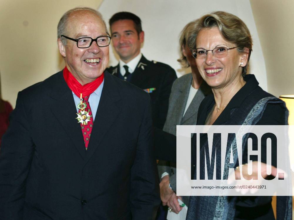 STOCKHOLM 20040927 Hans Blix today received the Legion of Honor from French Defense Minister Michèle Alliot Marie at a ceremony at the French Ambassadors residence in Stockholm STOCKHOLM SWEDEN