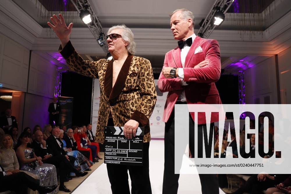 Neu Isenburg, Kempinski Hotel Gravenbruch Clothes make the man Benefit Gala Claude Oliver Rudolph actor, producer, screenwriter and film director for the good cause as a model on the catwalk here with the original Sacko of Rainer Werner Fassbinder in the film KAMIKAZE here with Gentlemen Henry Mask HP