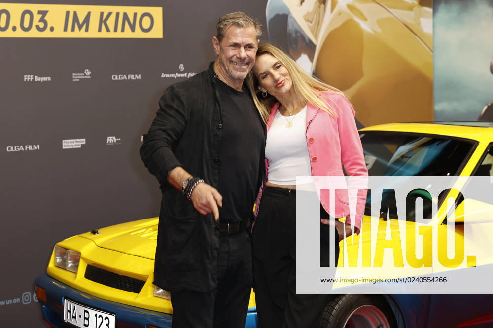 Sven Martinek with partner Bianca Rütter at the premiere of the feature film Manta, Manta Zwoter Teil at the Cinedom Cologne, 26 03 2023 Foto:xT.xSchröerx xFuturexImage