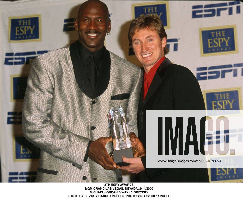 Jan. 1, 2011 - 8TH ESPY AWARDS.MGM GRAND LAS VEGAS, NEVADA, 2 14 2000.MICHAEL JORDAN & WAYNE GRETZKY. FITZROY BARRETT 2000 K17930FB MICHAEL JORDAN ROUND UP - ZUMAg49_