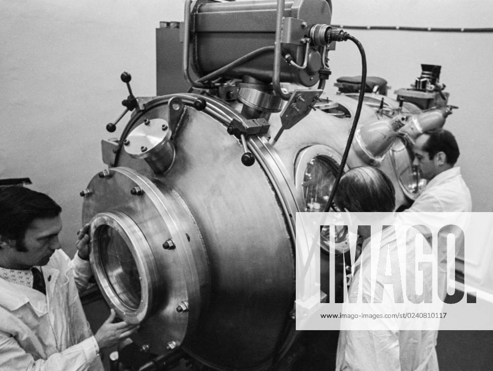 Moscow, USSR. August, 1976. Researchers of the receiving laboratory at the USSR Academy of Sciences prepare the vacuum chamber to study the Lunar soil retreived by the Luna-24 Soviet Automatic Interplanetary Station. The exact date of the photograph is unknown. Valentin Kuzmin TASS 16912258