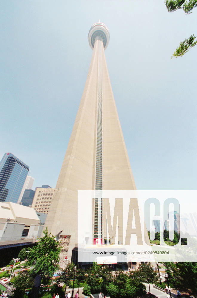 July, 1997. Toronto, Canada. The view shows the CN Tower. The exact date of the photograph is unknown. Roman Denisov TASS 18314159