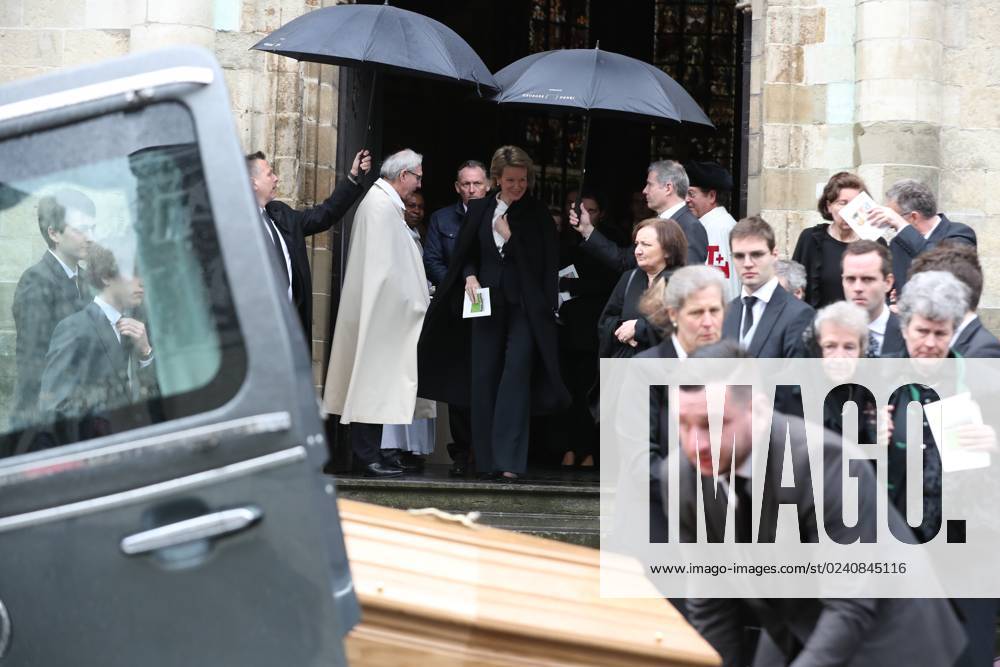 Queen Mathilde of Belgium (C) pictured at the funeral service of Count Raoul d Udekem d Acoz, former Herne city council member and CD&V politician, and uncle of the Belgium Queen, in Enghien - Edingen,, Thursday 30 March 2023. He died at the age of 87. NICOLASxMAETERLINCK 63893647