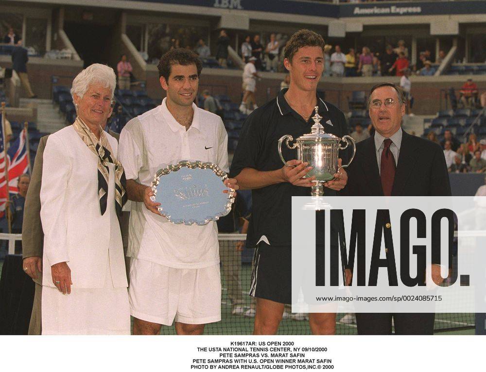 Jan. 1, 2011 - K19617AR: US OPEN 2000.THE USTA NATIONAL TENNIS CENTER, NY 09 10 2000.PETE SAMPRAS VS. MARAT SAFIN.PETE SAMPRAS WITH U.S. OPEN WINNER MARAT SAFIN. ANDREA RENAULT 2000 SEND - ZUMAg49_