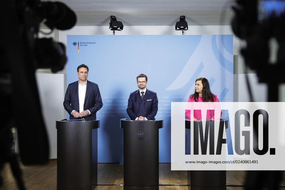 Marco Buschmann, Federal Minister of Justice, center Georg Eisenreich, Minister of Justice of Bavaria, l and Anna Gallina, Senator of Justice of Hamburg, r give a joint press statement after the Bund Laender Digital Summit at the Federal Ministry of Justice in Berlin, 30 03 2023 Berlin Germany.