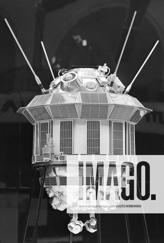 Moscow, USSR. August, 1967. A view of a model of the Luna-3 robotic spacecraft that was the first to photograph the far side of the Moon on October 7, 1959, at the Pavilion No. 32 Kosmos at the Exhibition of Achievements of National Economy. The exact date of the photograph is unknown. Valentin Cheredintsev TASS 22537691