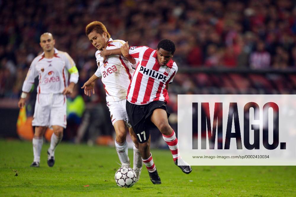 Jefferson Farfan (Eindhoven, re.) gegen Junichi Inamoto (Galatasaray) Fußball EC 1 Herren Champions League 2006 2007, PSV Eindhoven - Galatasaray Istanbul 2:0 Gruppe Eindhoven Dynamik, Fußball EC 1 Herren Champions League 2006 2007, PSV Eindhoven - Galatasaray Istanbul 2:0 Gruppe Eindhoven Dynamik,
