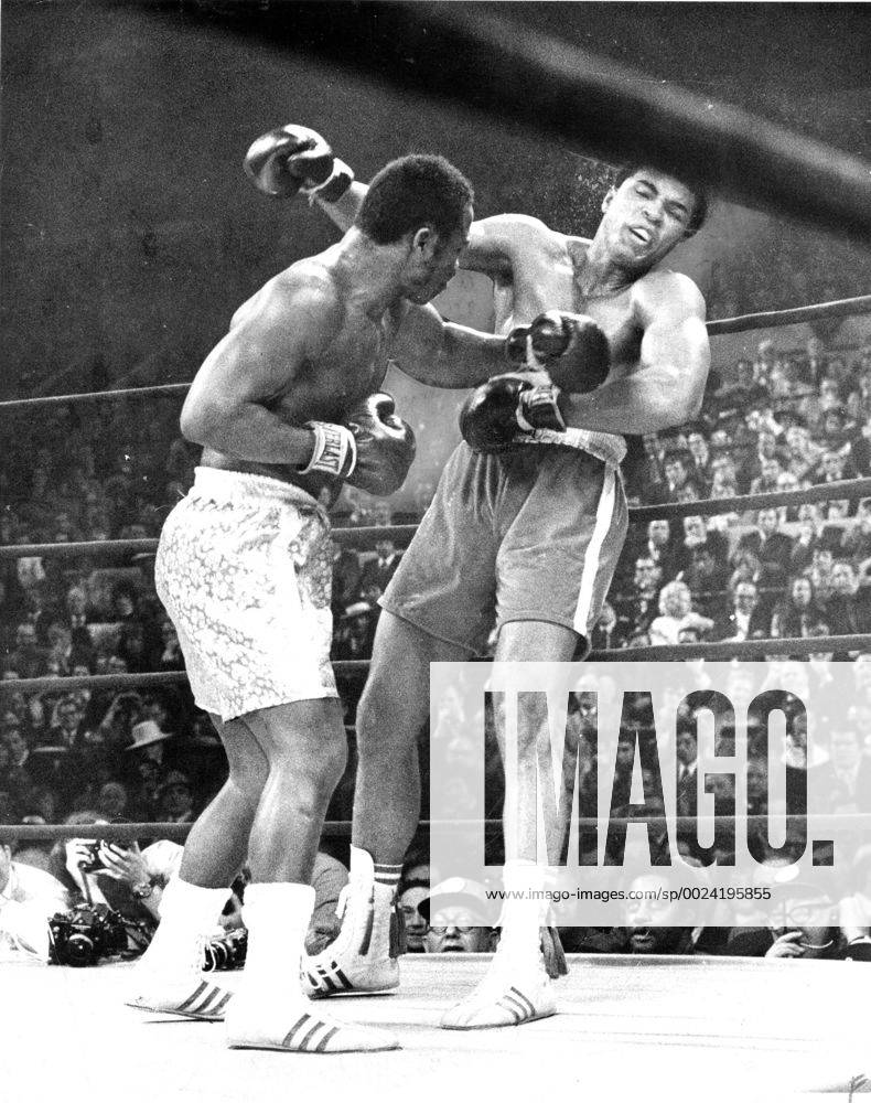 Nov. 5, 2011 - New York, NY, USA - In this 1971 file photo, Joe Frazier dazed Muhammad Ali during their heavyweight championship in New York City. Frazier, the former heavyweight champion, has died. He was 67. Ali : The Greatest Of All Time 1942 - 2016 - ZUMAm67_