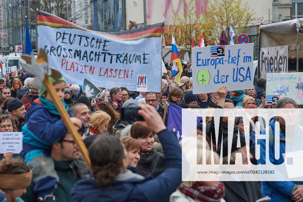 The traditional Berlin Easter March photo of 08 0