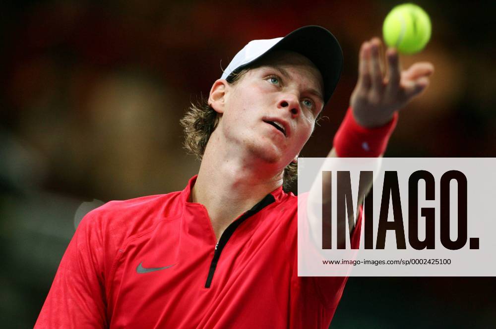 Tomas Berdych (Tschechien) - Aufschlag- (pan17109) Tennis Herren BNPParibas Masters 2006, ATP Tour, Series, BNP Paribas, Indoor, Hallentennis Einzelbild Paris Bercy Tennis Herren BNPParibas Masters 2006, ATP Tour, Series, BNP Paribas, Indoor, Hallentennis Einzelbild Paris Bercy