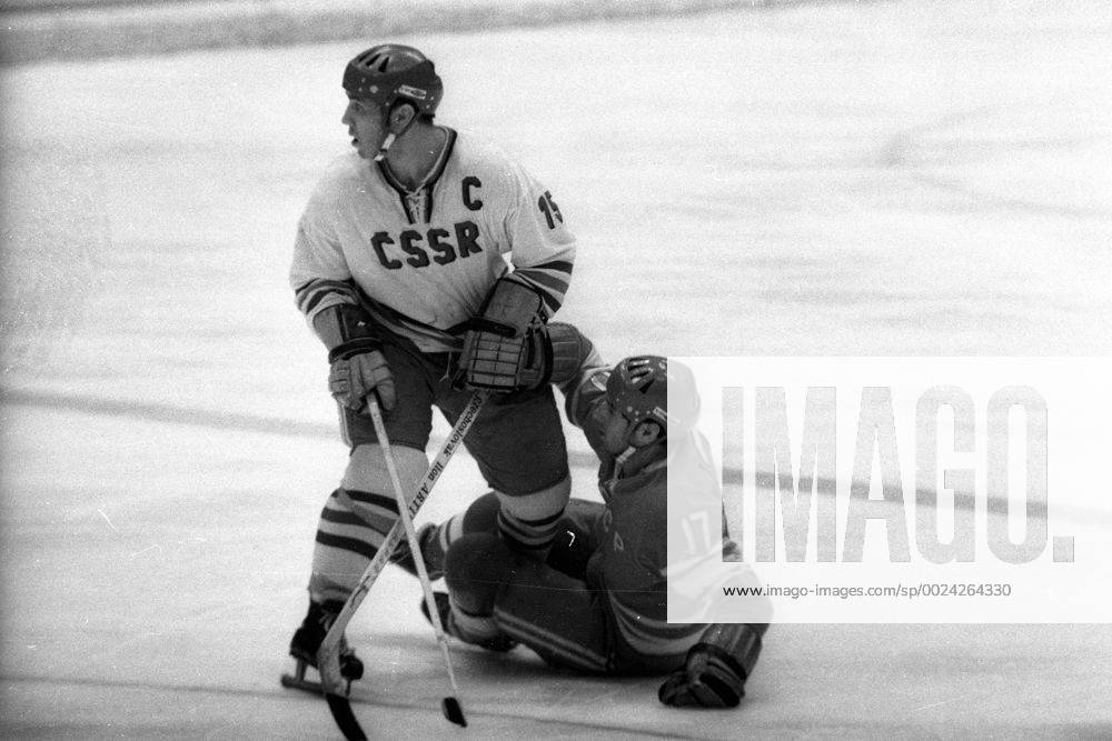 Olympische Winterspiele 1972 in Sapporo, Josef Cerny (CSSR, li.) gegen Valeri Charlamow (UdSSR)