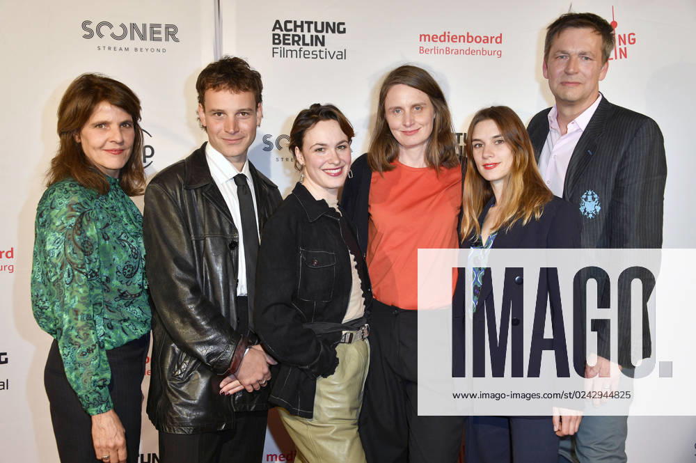 Regina Kräh, Leonard Scheicher, Victoria Schulz, Bettina Blümner, Maya Unger and Sebastian Brose at the premiere of the feature film Vamos a la Playa and the opening of the 19 achtung berlin Filmfestival 2023 at the Colosseum cinema Berlin, 12 04 2023 Foto:xN.xKubelkax xFuturexImage