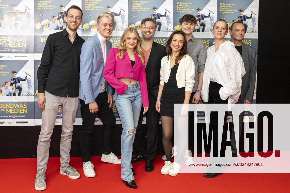 Jano Kaltenbach, Mirko Muhshoff, Chiara Tews, Valentin Emil Lubberger, Emil Schwarz, Malin Uschkureit and cast at the premiere of the ARD Mediathek mockumentary Something with Media in the Audimax of the Bauhaus University Weimar, 13 04 2023 Foto:xT.xFuturexImage