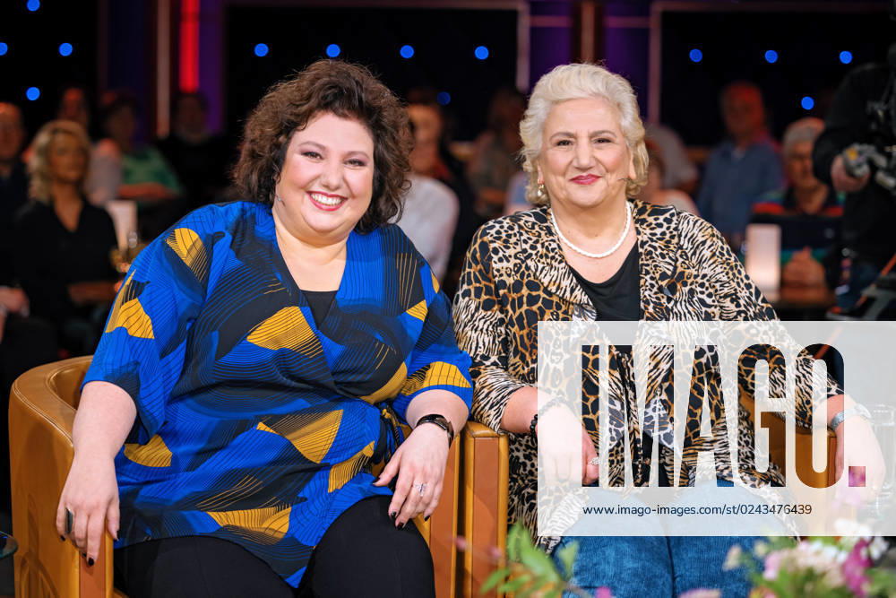 MDR Riverboat Comedian Meltem Kaptan and her mother Melek Kaptan on the occasion of the recording of the MDR talk show Riverboat on 14 04 2023 in the Mediacity Leipzig 20230414SFL0013