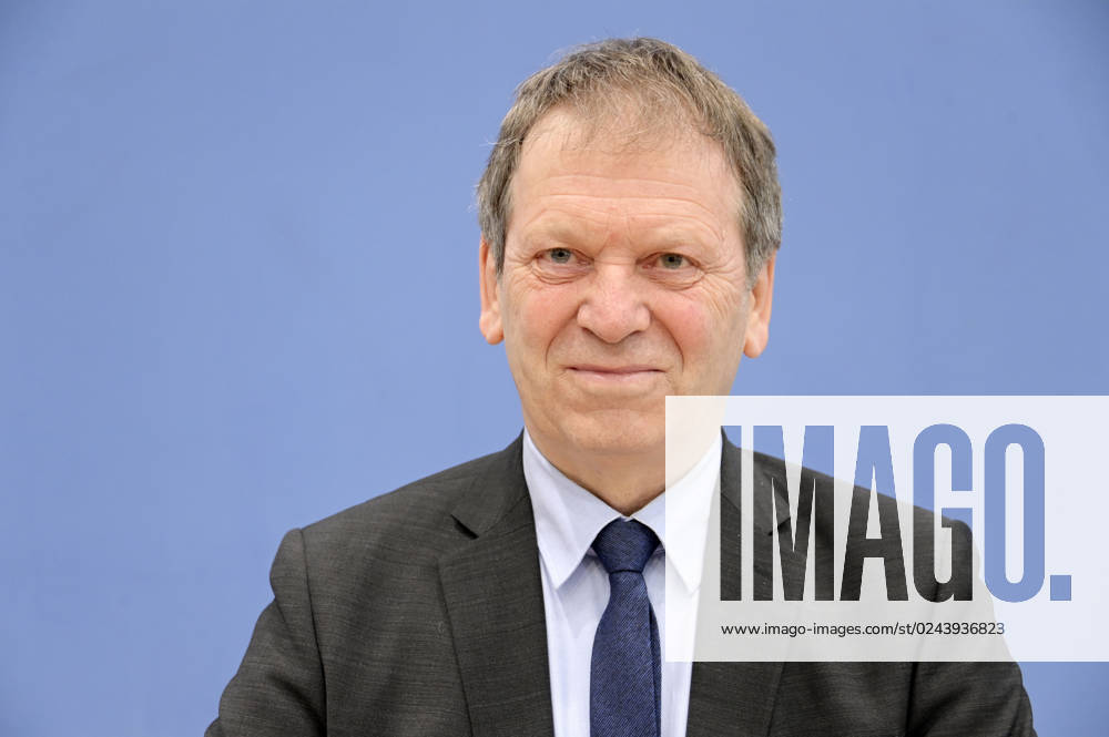 Hans Martin Henning at the Federal Press Conference on the publication of the audit report on the calculation of German greenhouse gas emissions for the year 2022 at the Haus der Bundespressekonferenz Berlin, 17 04 2023 Foto:xF.xFuturexImage