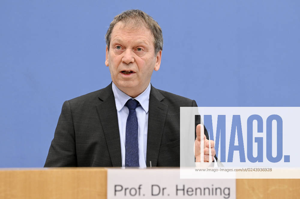 Hans Martin Henning at the Federal Press Conference on the publication of the audit report on the calculation of German greenhouse gas emissions for the year 2022 at the Haus der Bundespressekonferenz Berlin, 17 04 2023 Foto:xF.xFuturexImage