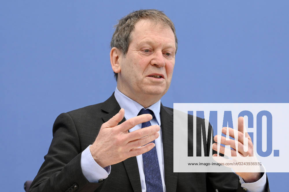 Hans Martin Henning at the Federal Press Conference on the publication of the audit report on the calculation of German greenhouse gas emissions for the year 2022 at the Haus der Bundespressekonferenz Berlin, 17 04 2023 Foto:xF.xFuturexImage