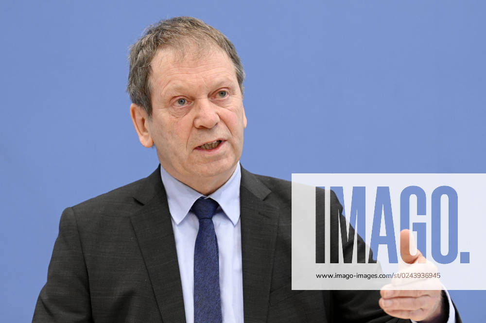 Hans Martin Henning at the Federal Press Conference on the publication of the audit report on the calculation of German greenhouse gas emissions for the year 2022 at the Haus der Bundespressekonferenz Berlin, 17 04 2023 Foto:xF.xFuturexImage