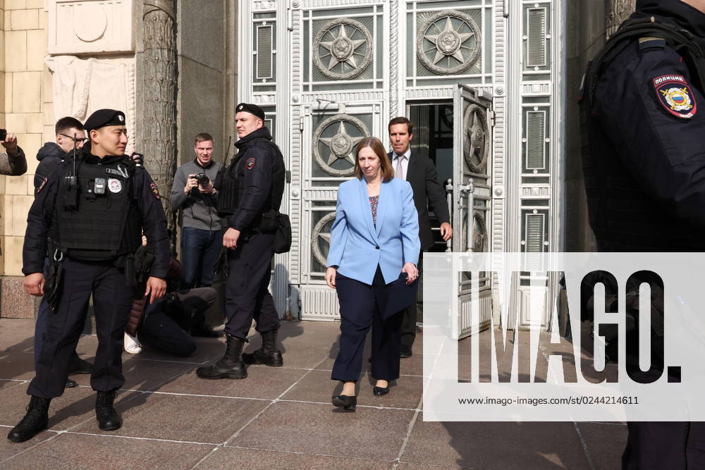 RUSSIA, MOSCOW - APRIL 18, 2023: US Ambassador to Russia Lynne M. Tracy leaves the offices of the Russian Foreign Ministry. Tracy was summoned to the Russian Foreign Ministry over meddling in Russia s domestic matters. Valery Sharifulin TASS 58494376