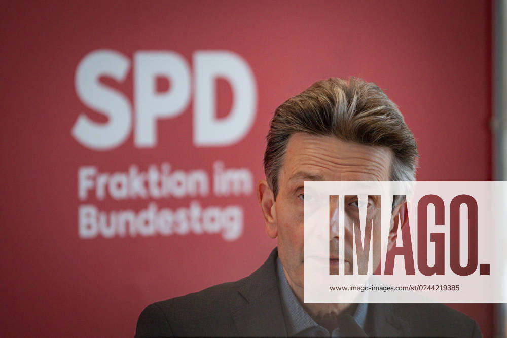 Statement of the SPD before the parliamentary group meeting Current, 18 04 2023, Berlin, Dr Rolf Muetzenich in the portrait with his statement in the run-up to the parliamentary group meeting of the German Bundestag of the SPD parliamentary group in the Reichstag building Berlin Berlin Germany