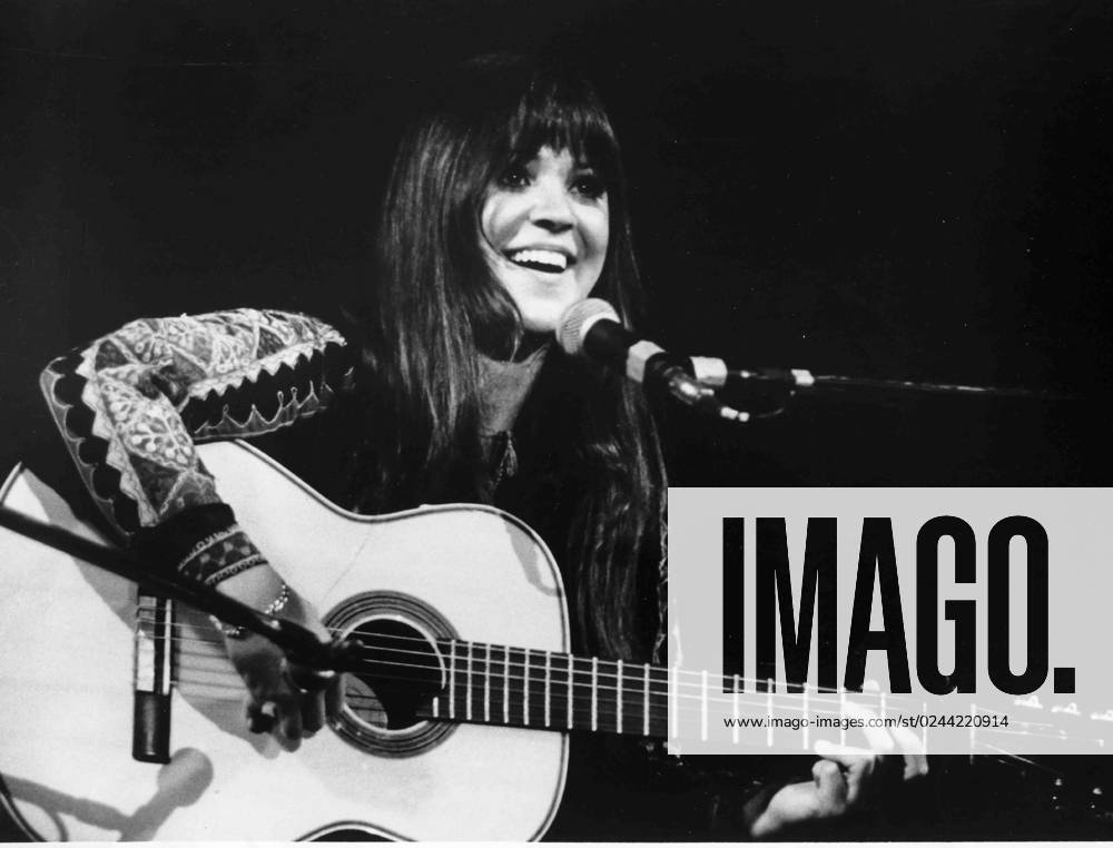 Melanie Safka. Melanie Safka, 70s.