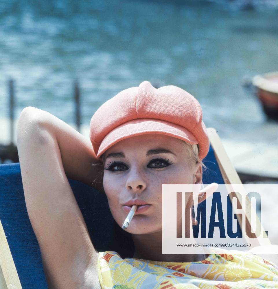 Elke Sommer. Elke Sommer.