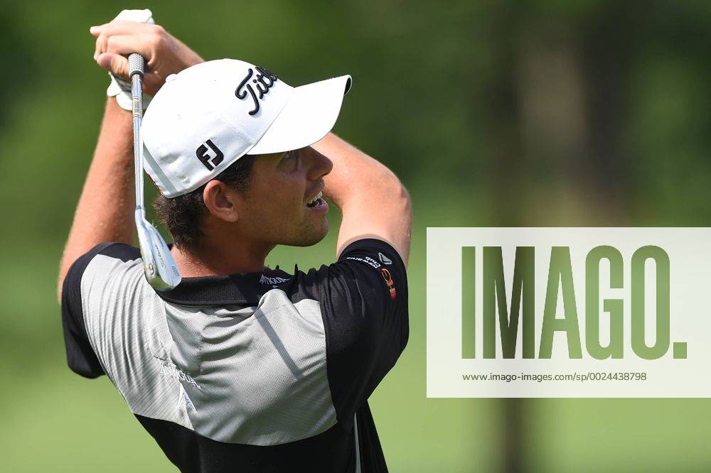 Chesson Hadley hits his approach shot at hole number four during third round play at the Quicken Loans National at Congressional Country Club in Bethesda MD. PGA Golf Herren 2016: Quicken Loans National JUN 25 - ZUMAcjm_