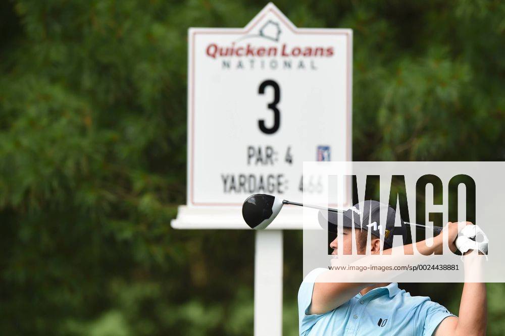 John Huh tees of at hole number three during third round play at the Quicken Loans National at Congressional Country Club in Bethesda MD. PGA Golf Herren 2016: Quicken Loans National JUN 25 - ZUMAcjm_