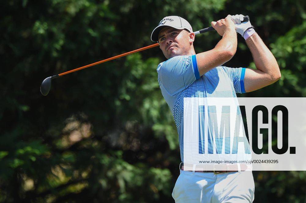 Wesley Bryan tees off at hole number five during third round play at the Quicken Loans National at Congressional Country Club in Bethesda MD. PGA Golf Herren 2016: Quicken Loans National JUN 25 - ZUMAcjm_