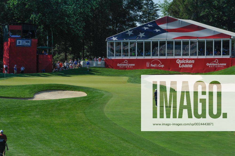 Rickie Fowler walks on to the seventeenth green during third round play at the Quicken Loans National at Congressional Country Club in Bethesda MD. PGA Golf Herren 2016: Quicken Loans National JUN 25 - ZUMAcjm_