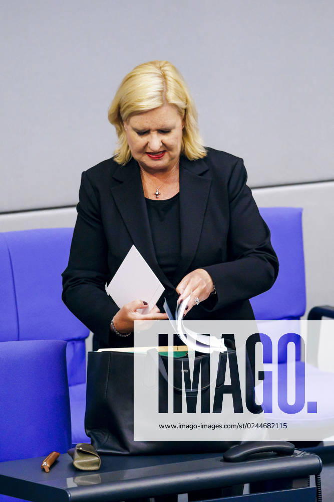 The Commissioner for the Armed Forces of the German Bundestag, Eva Hoegl, SPD, recorded in the plenary session of the Bundestag Berlin, 20 04 2023 Berlin Germany