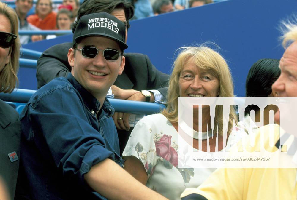 Heidi und Michael Graf, Mutter und Bruder von Steffi Graf (alle Deutschland) Tennis Damen US Open 1995, Grand Slam, WTA Tour Gruppe Aufnahmedatum geschätzt, New York, NY, NY, Flushing Meadows, Meadow Tennis Damen US Open 1995, Grand Slam, WTA Tour Gruppe Aufnahmedatum geschätzt, New York, NY, NY, Flushing Meadows, Meadow