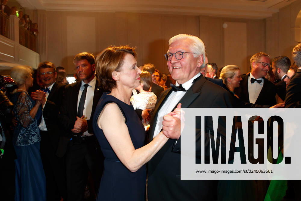 Federal press ball Frank Walter Steinmeier with wife Elke Büdenbender at the 70 Federal press ball on 21 04 2023 in the hotel Adlon Kempinski in Berlin